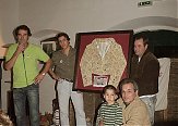 Oferta do Dr. Passarinho à casa do forcado a última jaqueta utilizada por João Pedro Bolota