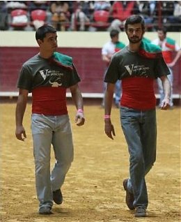 Amadores de Alcochete representados por Fernando Quintela e Pedro Belmonte na V Festa do Forcado